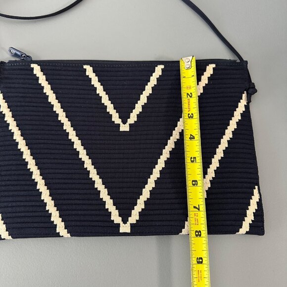 Vivaia The Envelope Lucy Crossbody Bag Purse Adjustable Foldable Chevron Navy - Picture 6 of 7